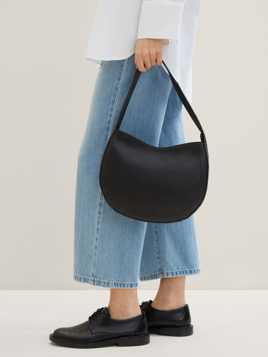 ttthea schultertasche mit kleinem geprägtem logo