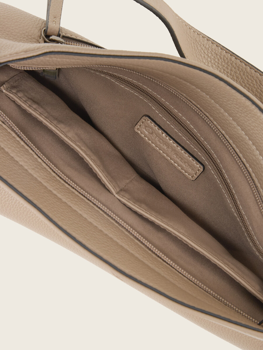 ttberit m beuteltasche mit logo-anhänger