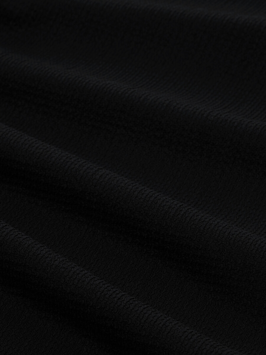 hochtaillierte culotte-hose mit bindegürtel