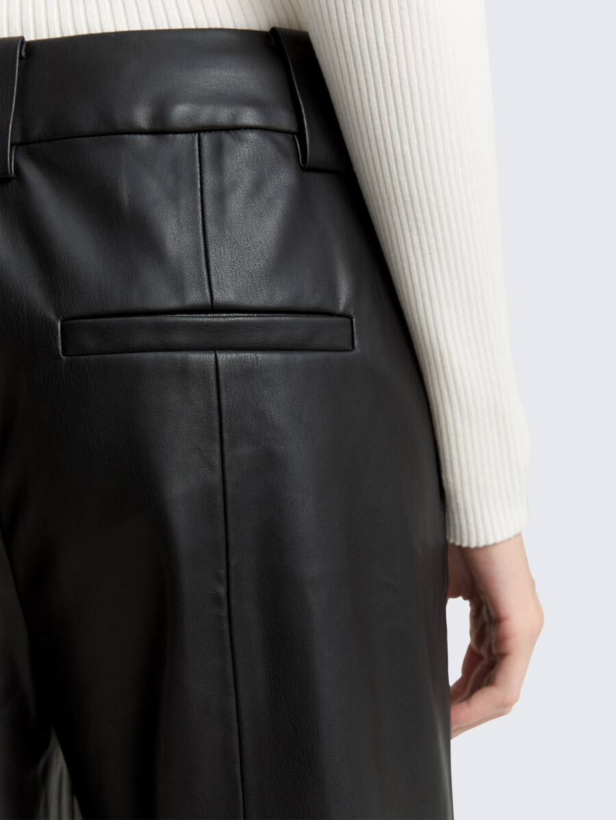 culotte-hose in lederoptik