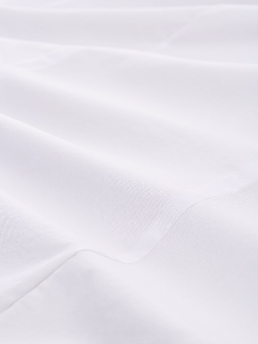 figurbetonte popeline-bluse