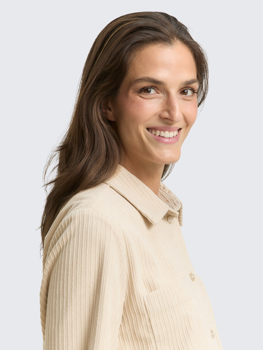 locker geschnittene cordbluse