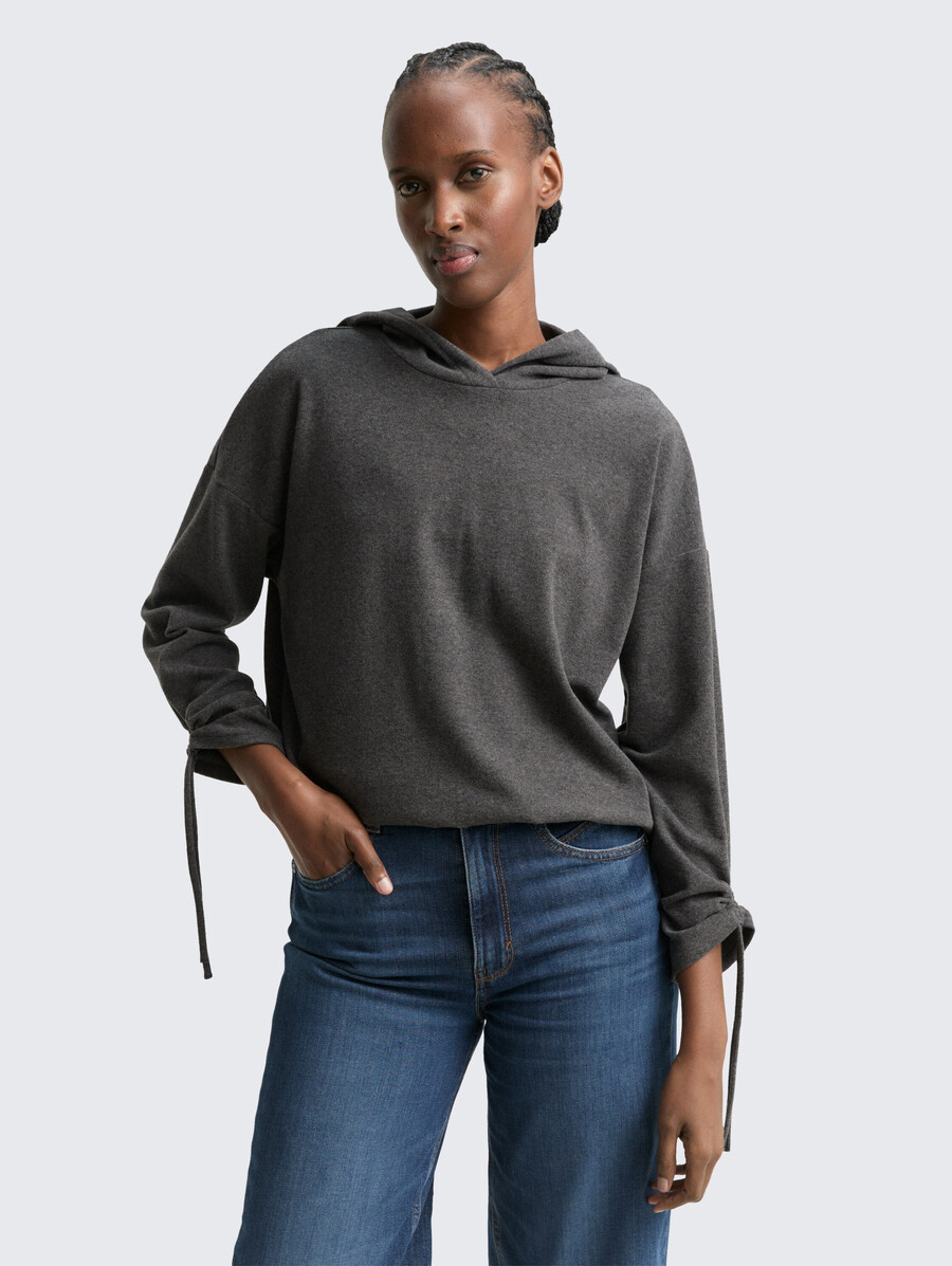 locker geschnittenes langarmshirt mit kapuze