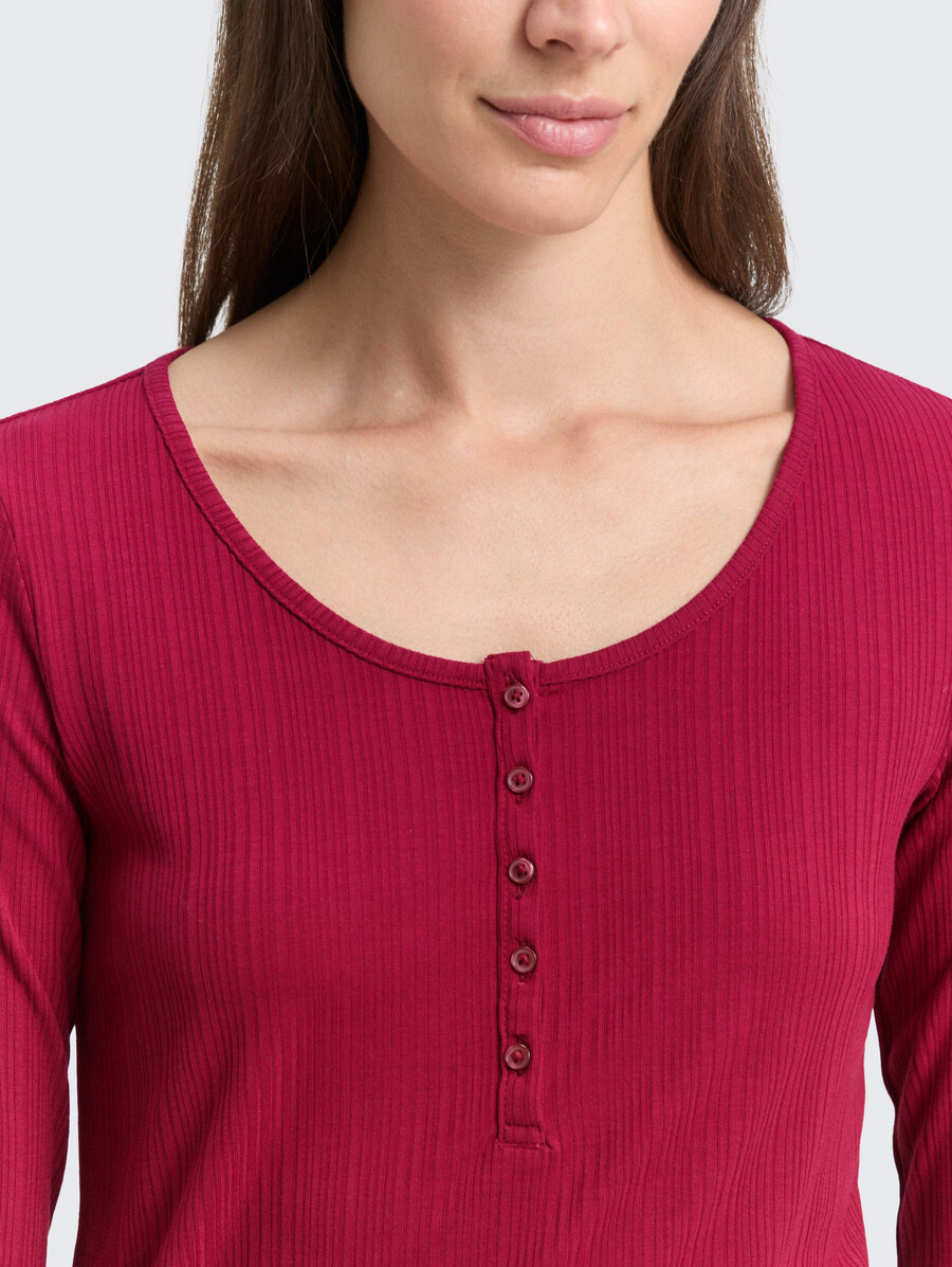schmal geschnittenes henley-langarmhemd