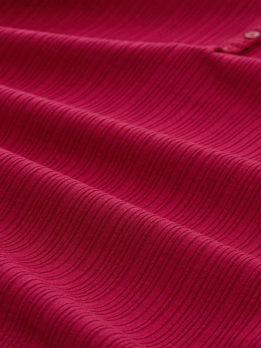 schmal geschnittenes henley-langarmhemd