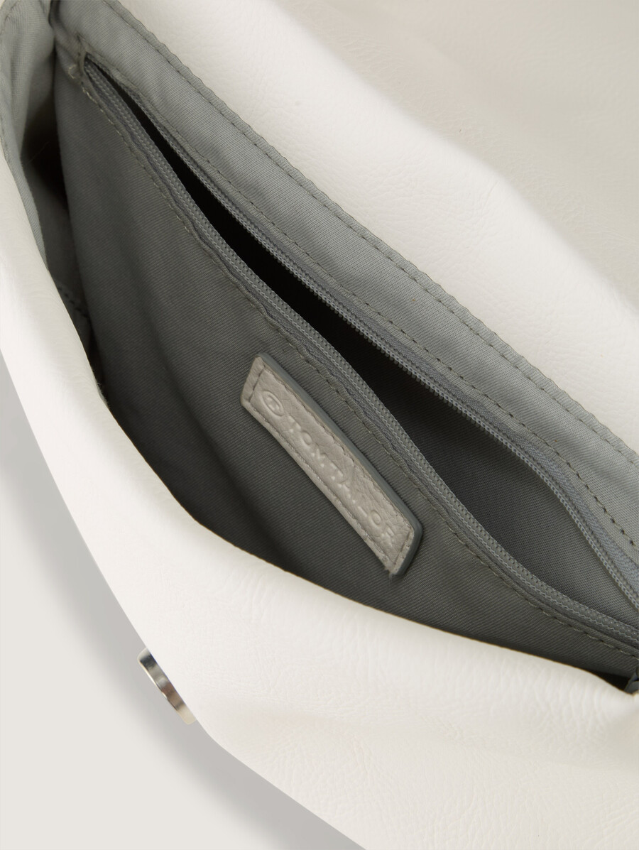 ttrosabel m schultertasche mit Überschlag und geprägtem logo