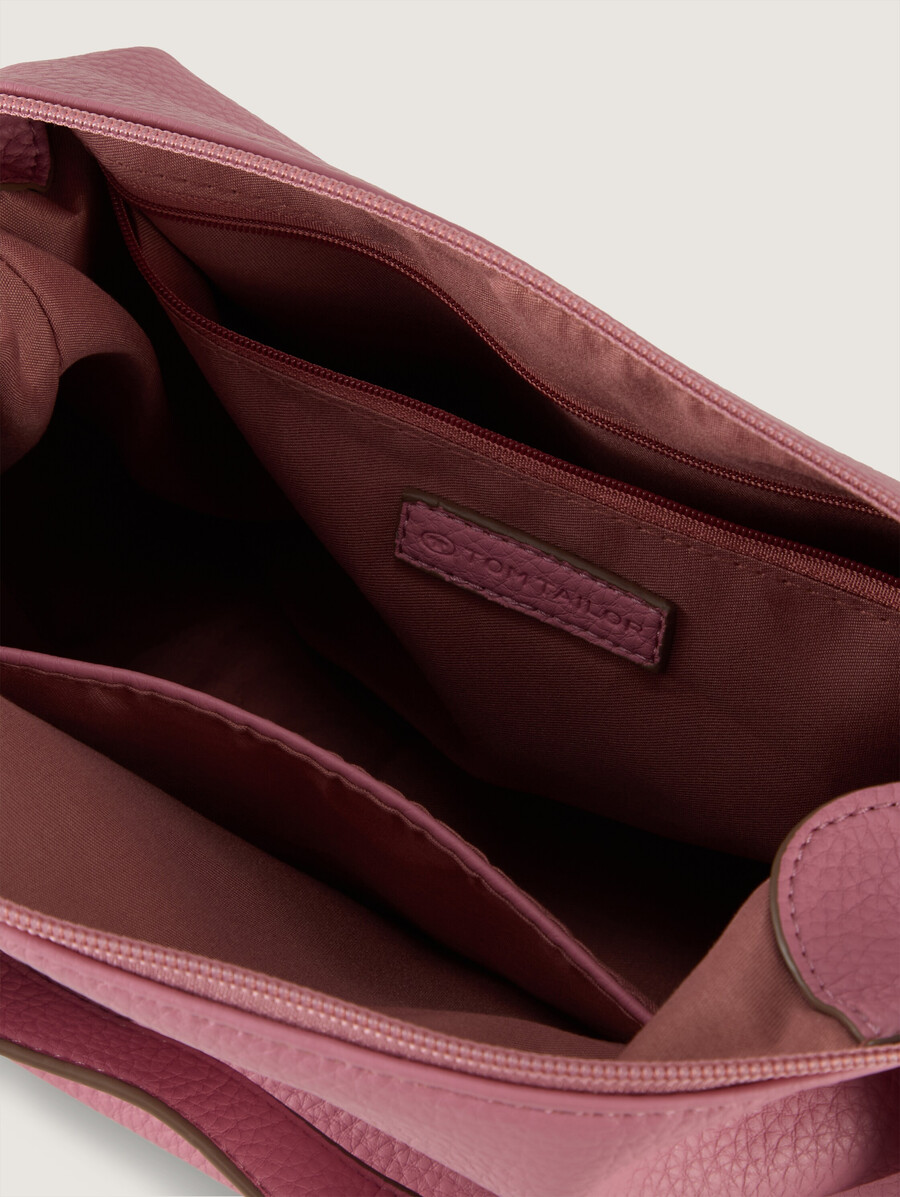 ttlissi schultertasche mit dezentem geprägtem logo