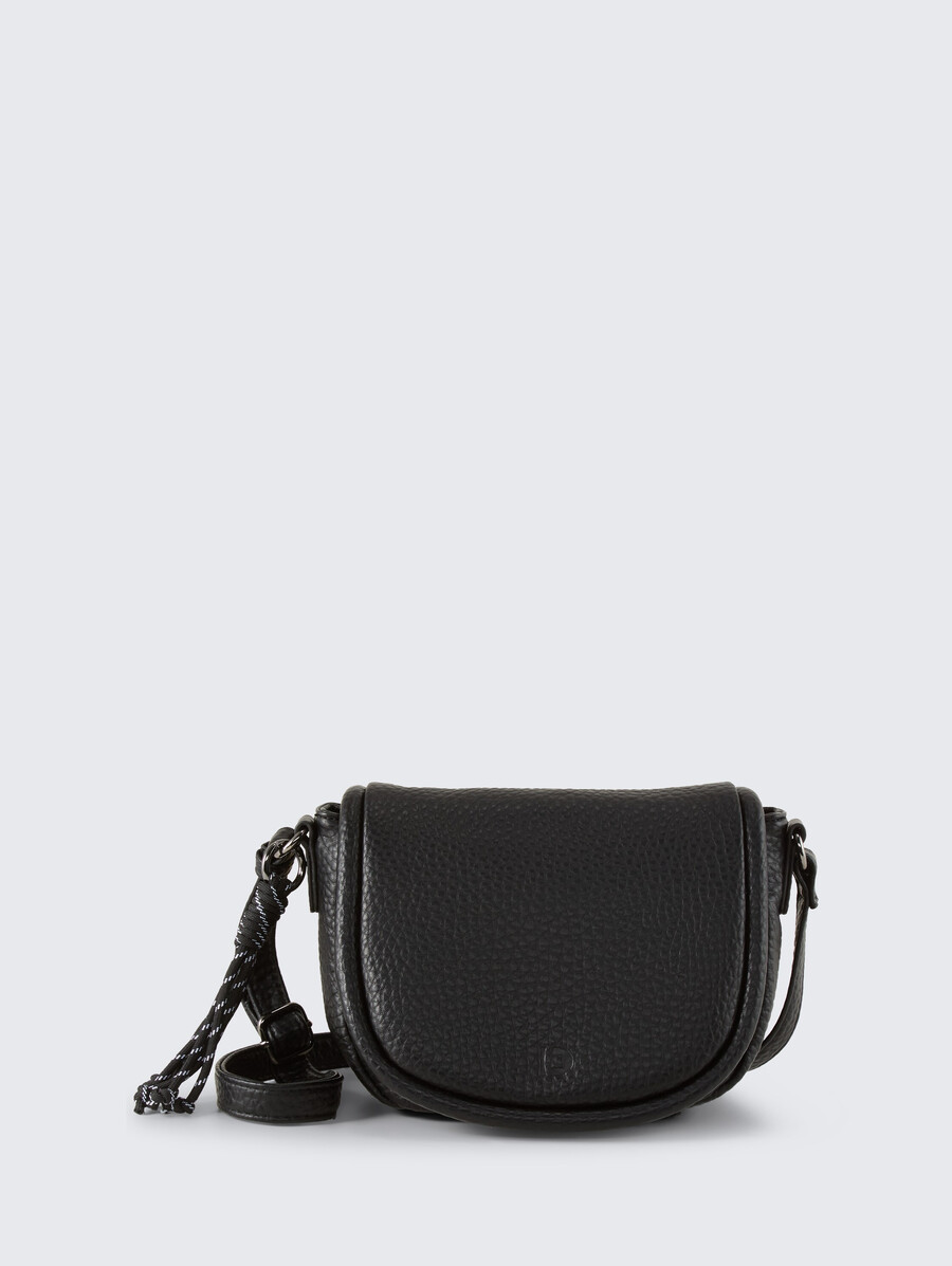 ttfinna m schultertasche mit dekorativem anhänger