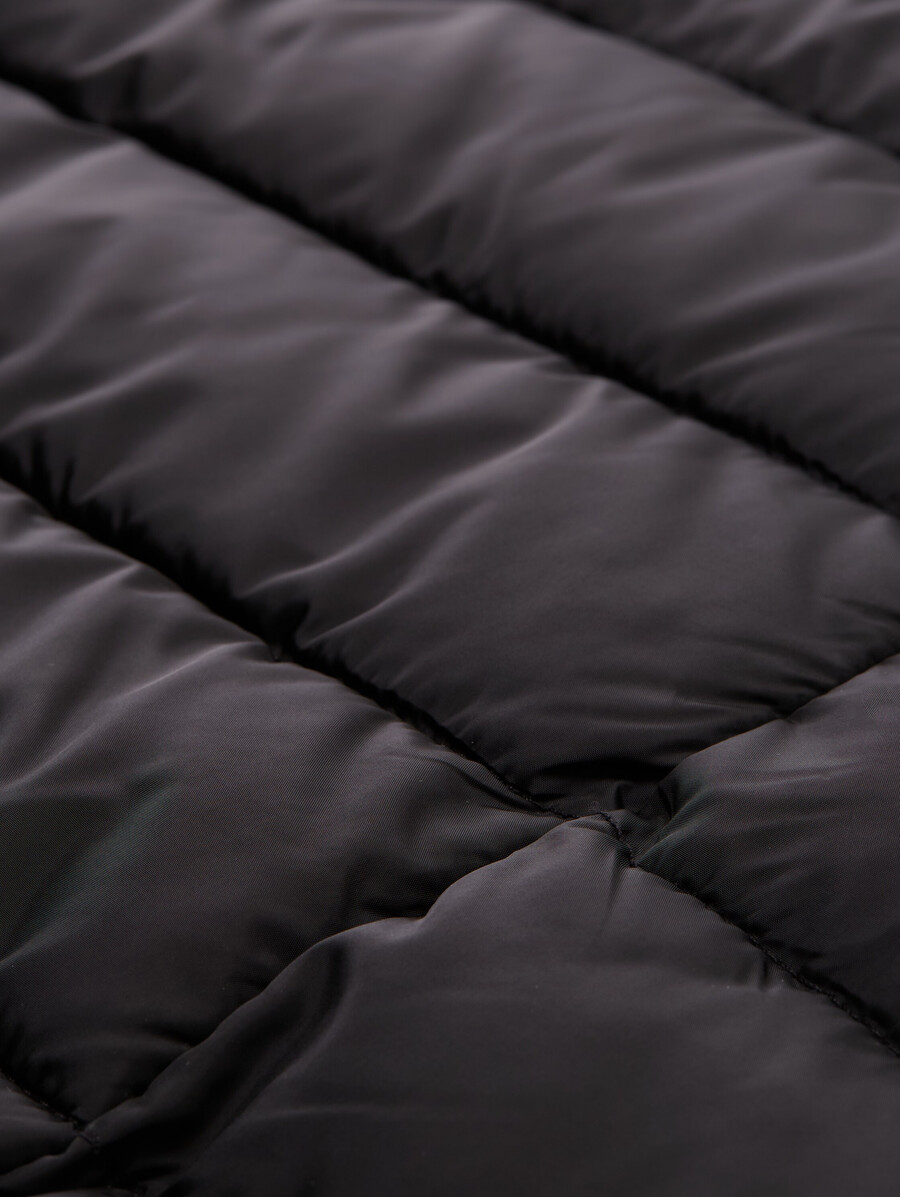 leichte steppjacke mit kapuze