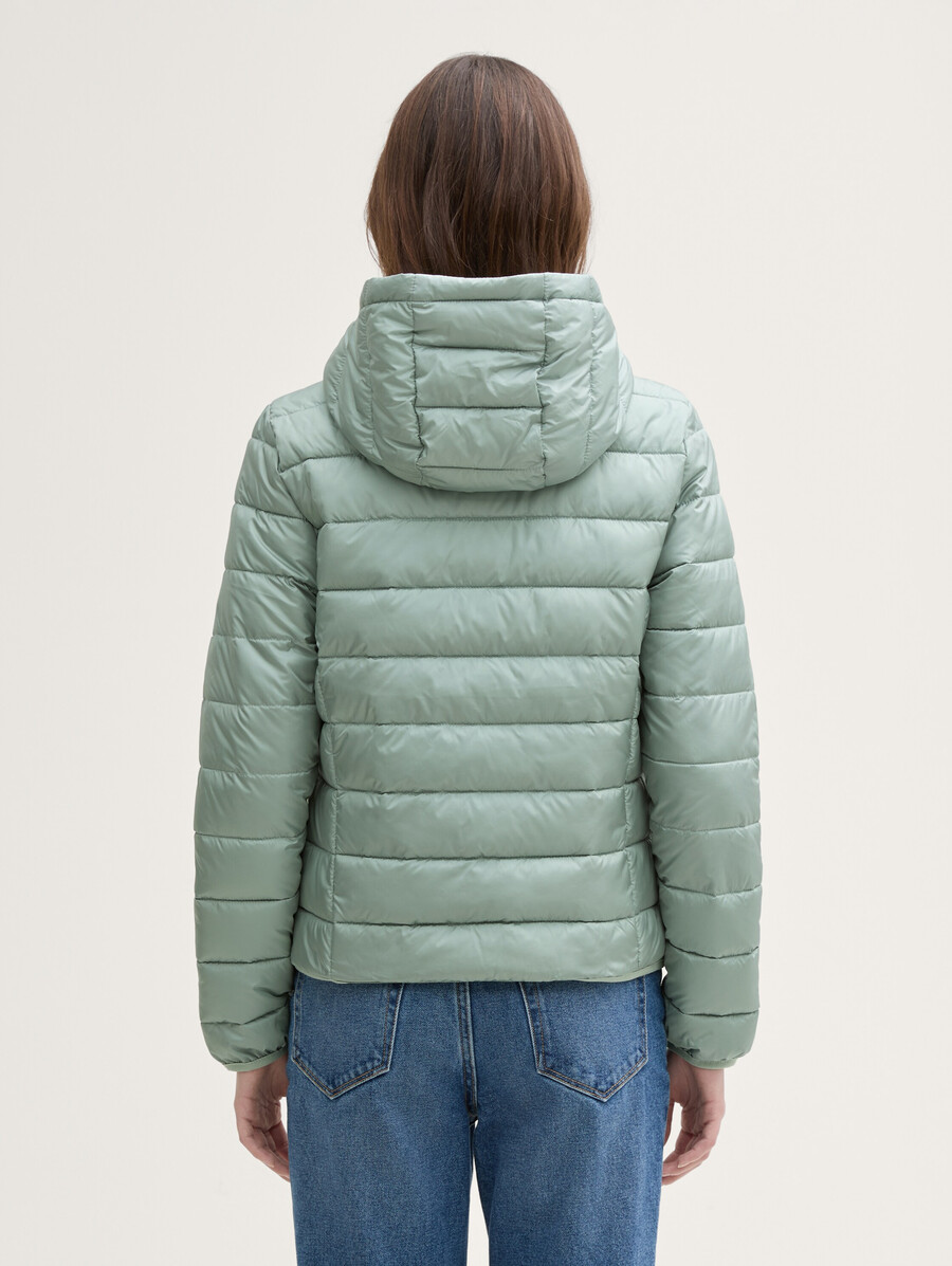 leichte steppjacke mit kapuze