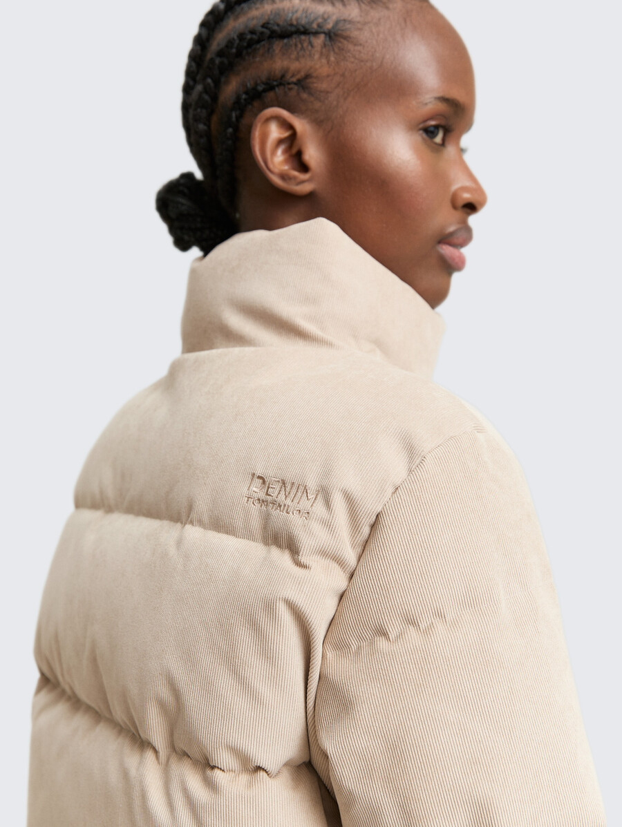 cord-steppjacke mit stehkragen