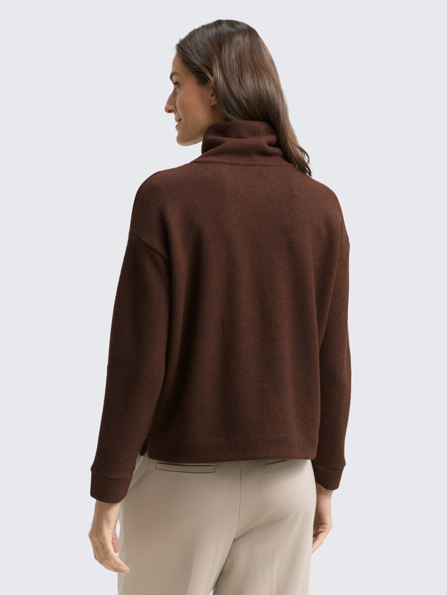 locker geschnittenes sweatshirt mit rollkragen