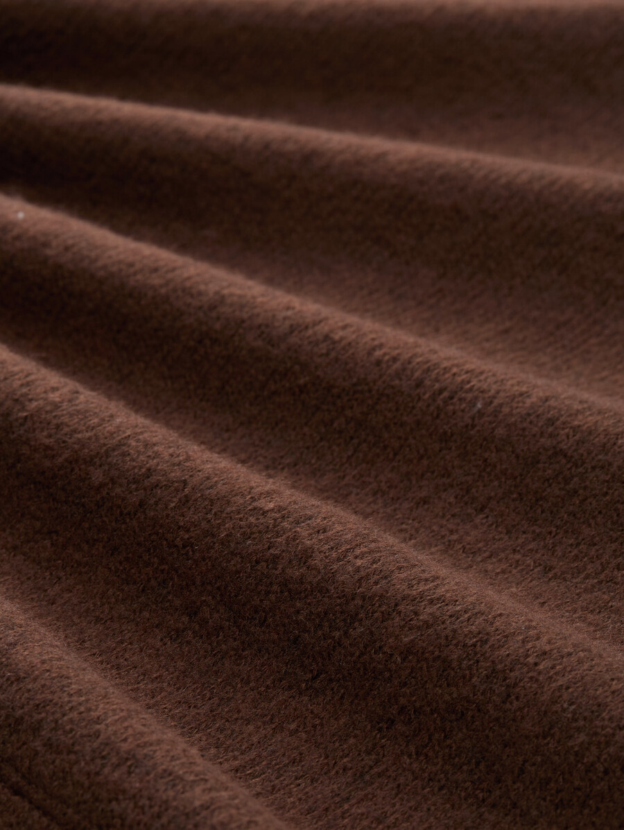 locker geschnittenes sweatshirt mit rollkragen
