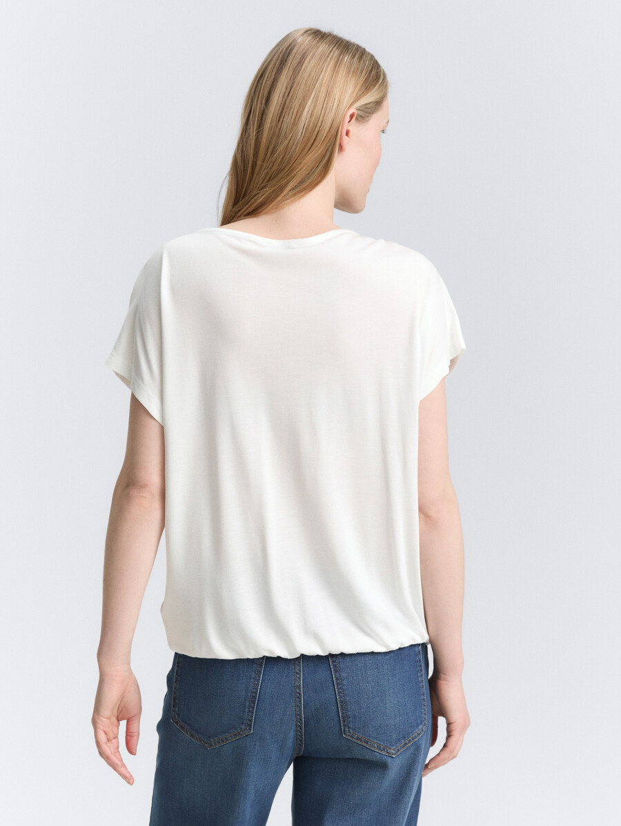 t-shirt aus materialmix