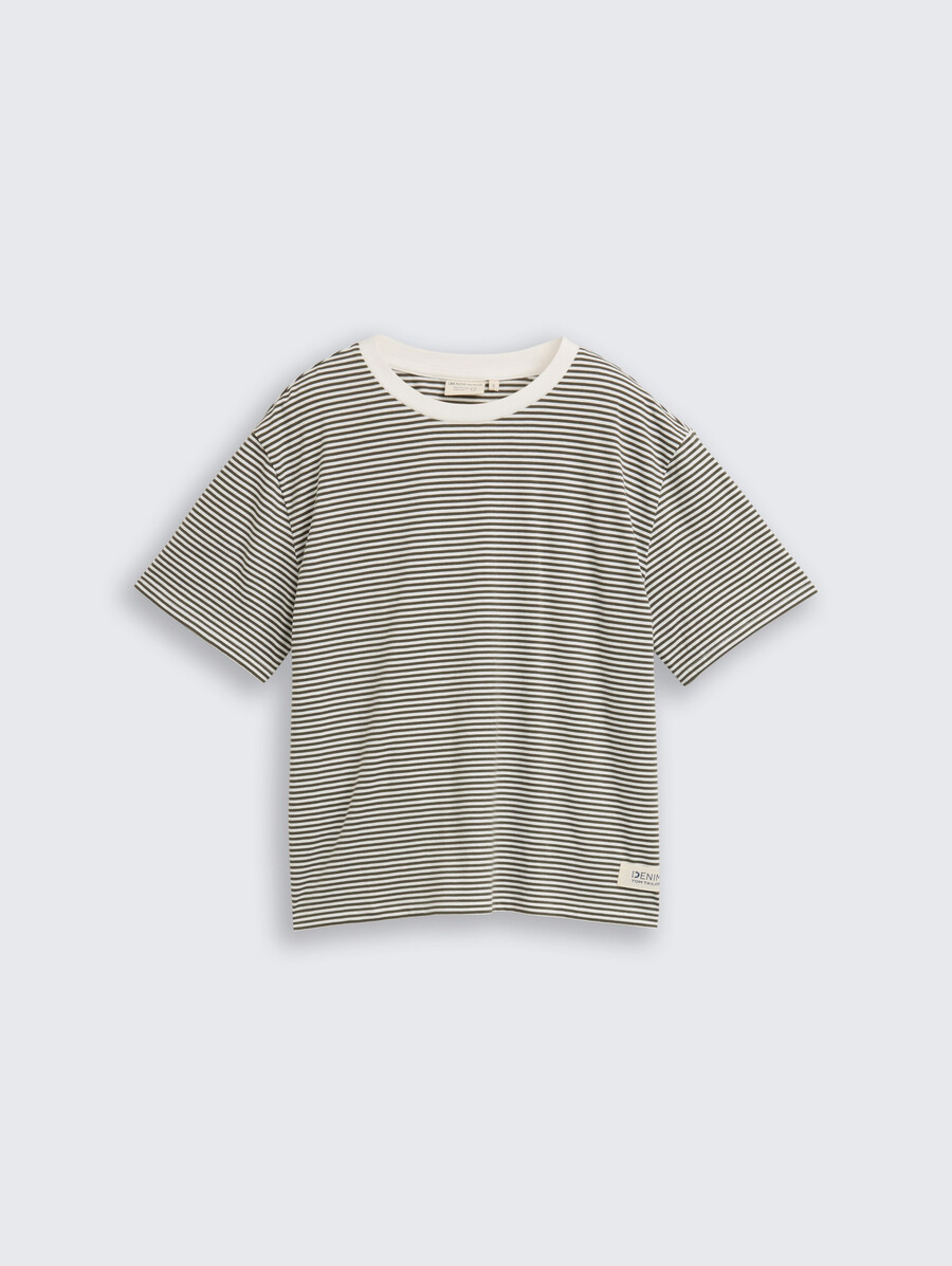 kastenförmig geschnittenes t-shirt