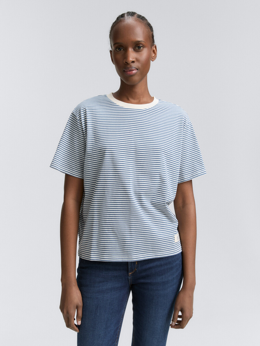 kastenförmig geschnittenes t-shirt