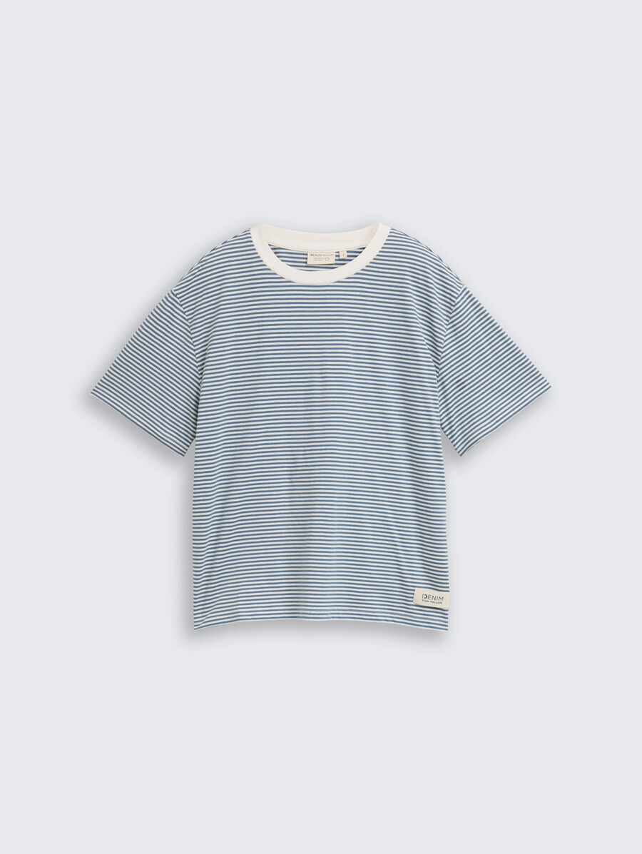 kastenförmig geschnittenes t-shirt