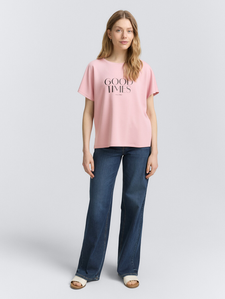 locker geschnittenes t-shirt mit aufdruck