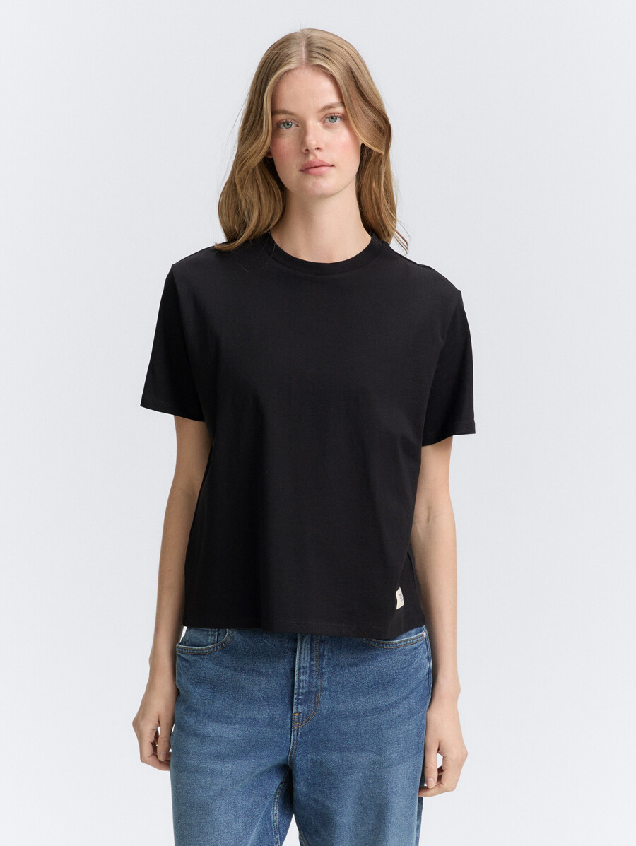 kastenförmig geschnittenes t-shirt