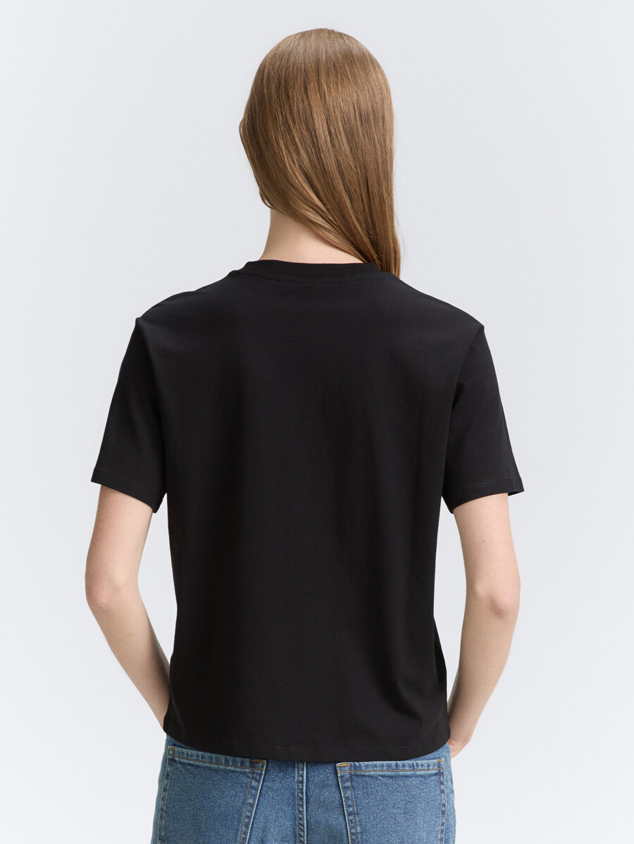 kastenförmig geschnittenes t-shirt
