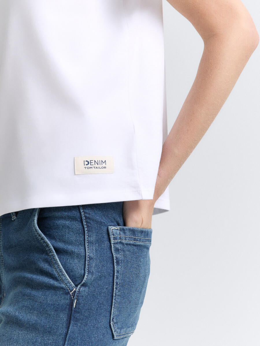 kastenförmig geschnittenes t-shirt
