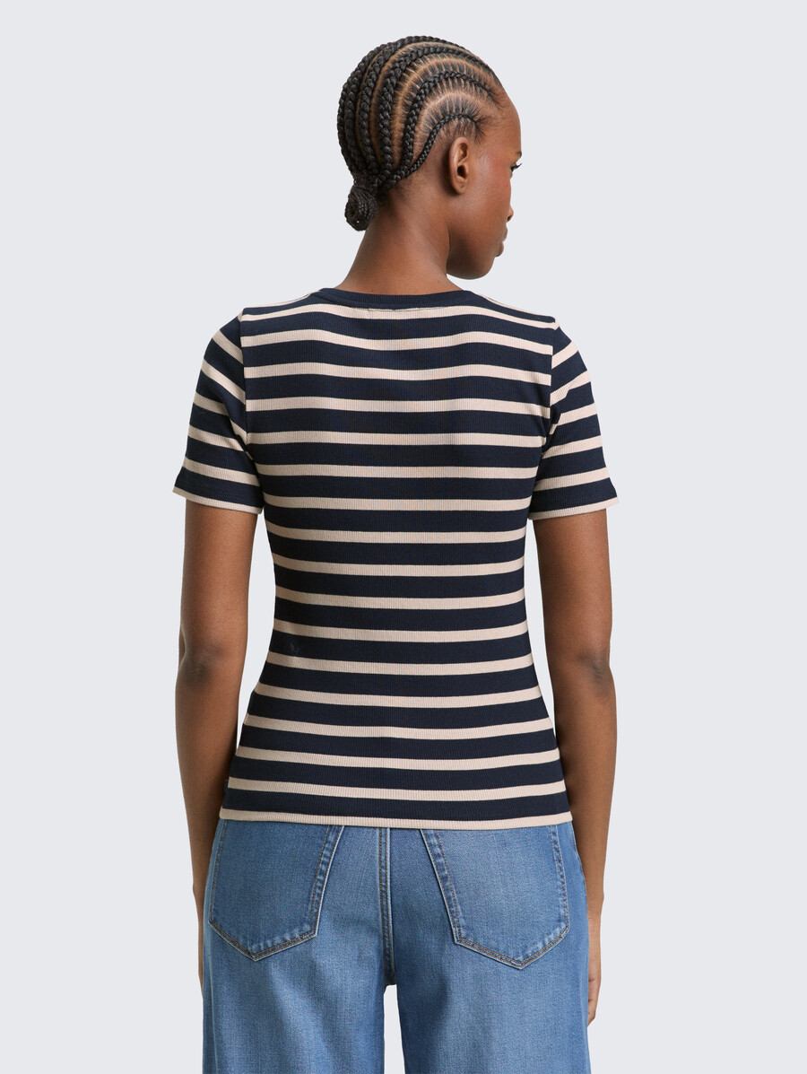 schmal geschnittenes t-shirt mit streifenmuster