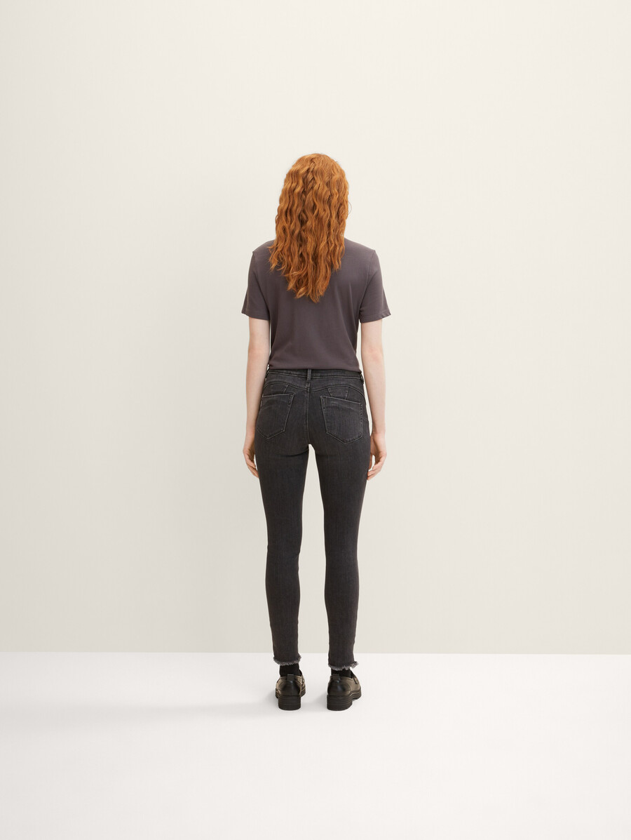ttjona extra enge knöcheljeans
