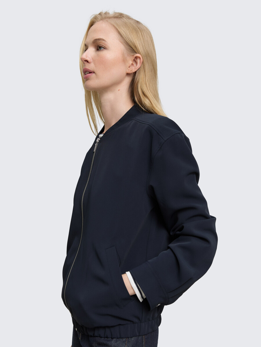 locker geschnittene blousonjacke