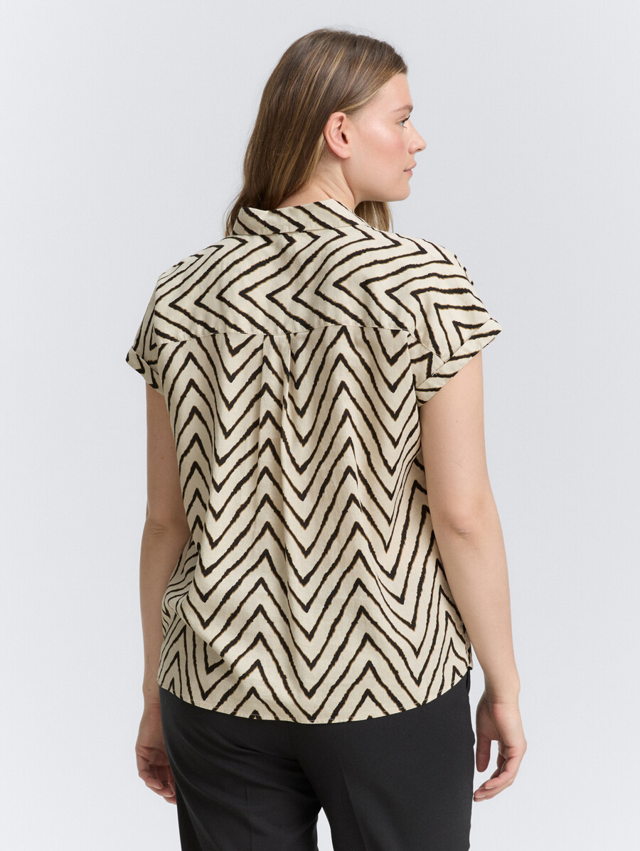 plus size – locker geschnittene bluse mit leinenanteil