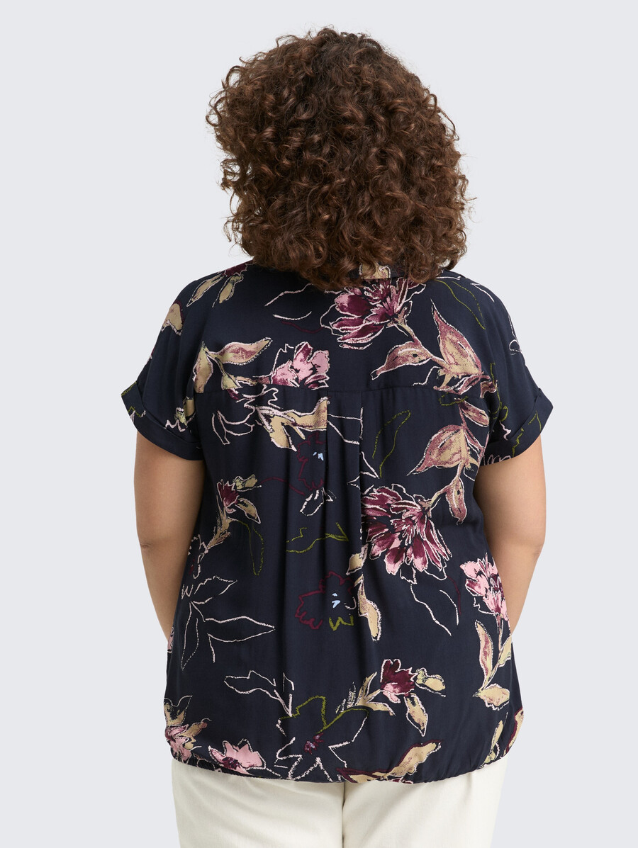 bluse in Übergröße mit blumenmuster