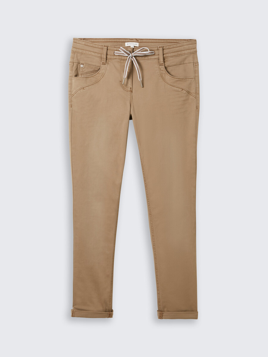 schmal zulaufende locker sitzende hose