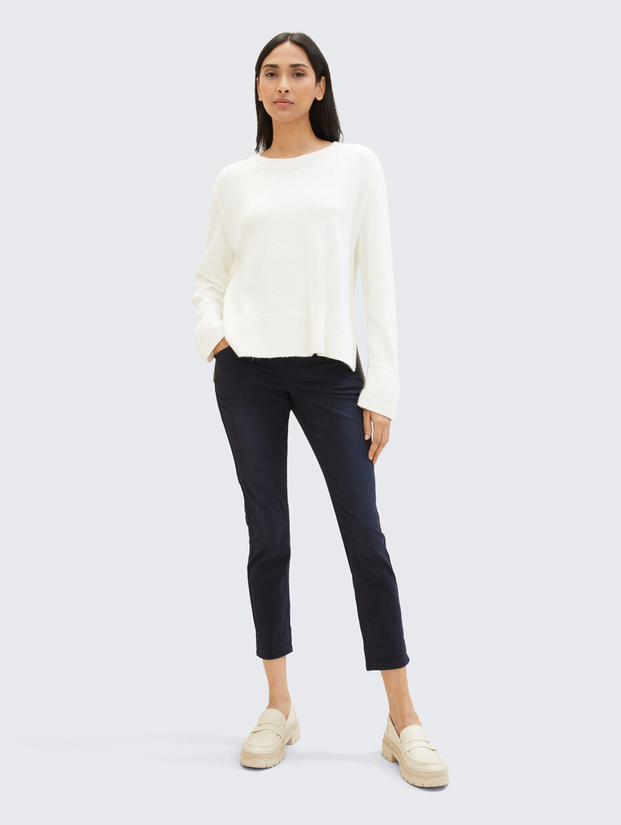 schmal zulaufende locker sitzende hose