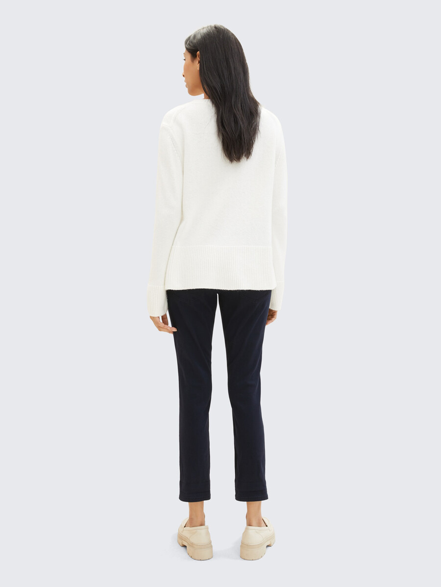 schmal zulaufende locker sitzende hose
