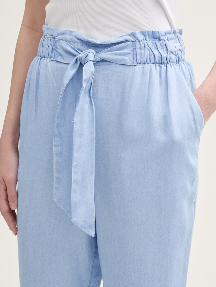 schmal zulaufende paperbag-hosen