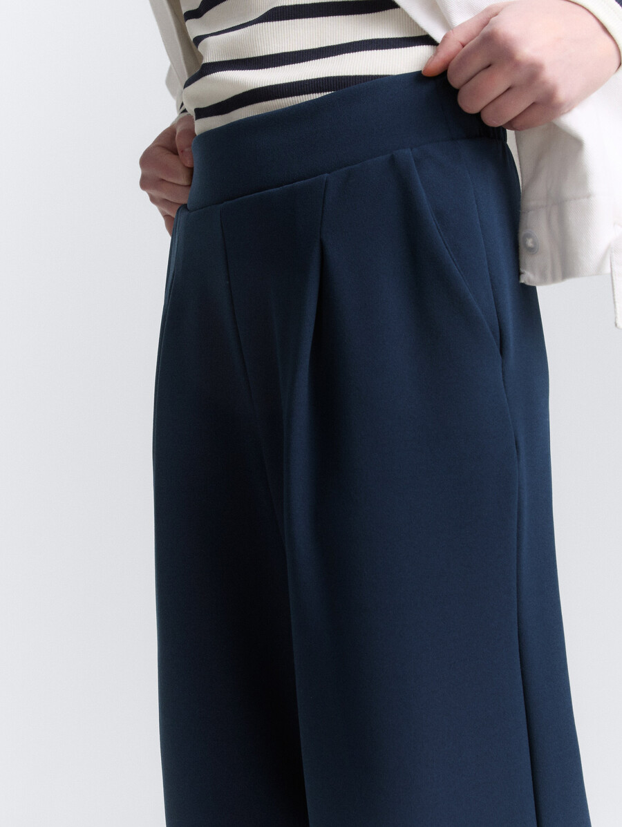 weit geschnittene hose