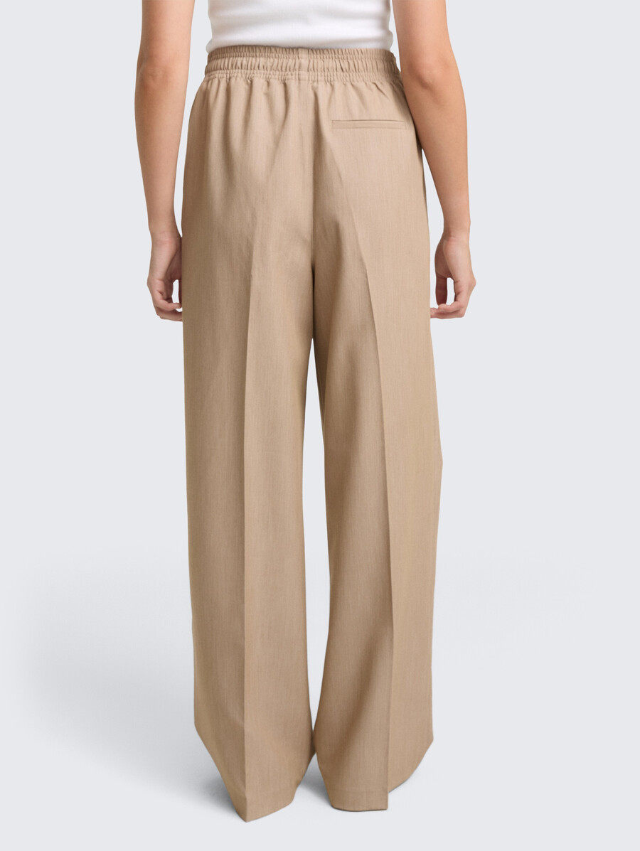 weit geschnittene hose mit kordelzug