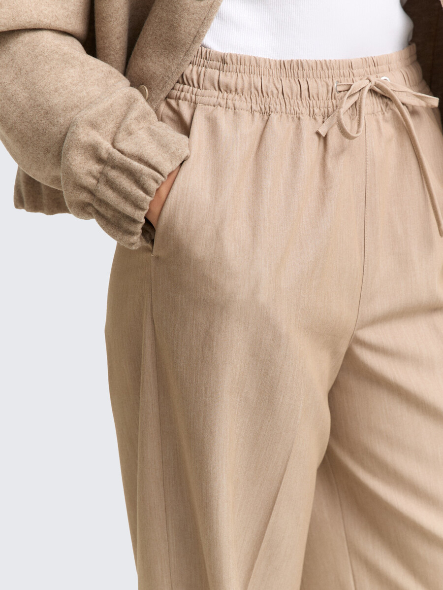 weit geschnittene hose mit kordelzug