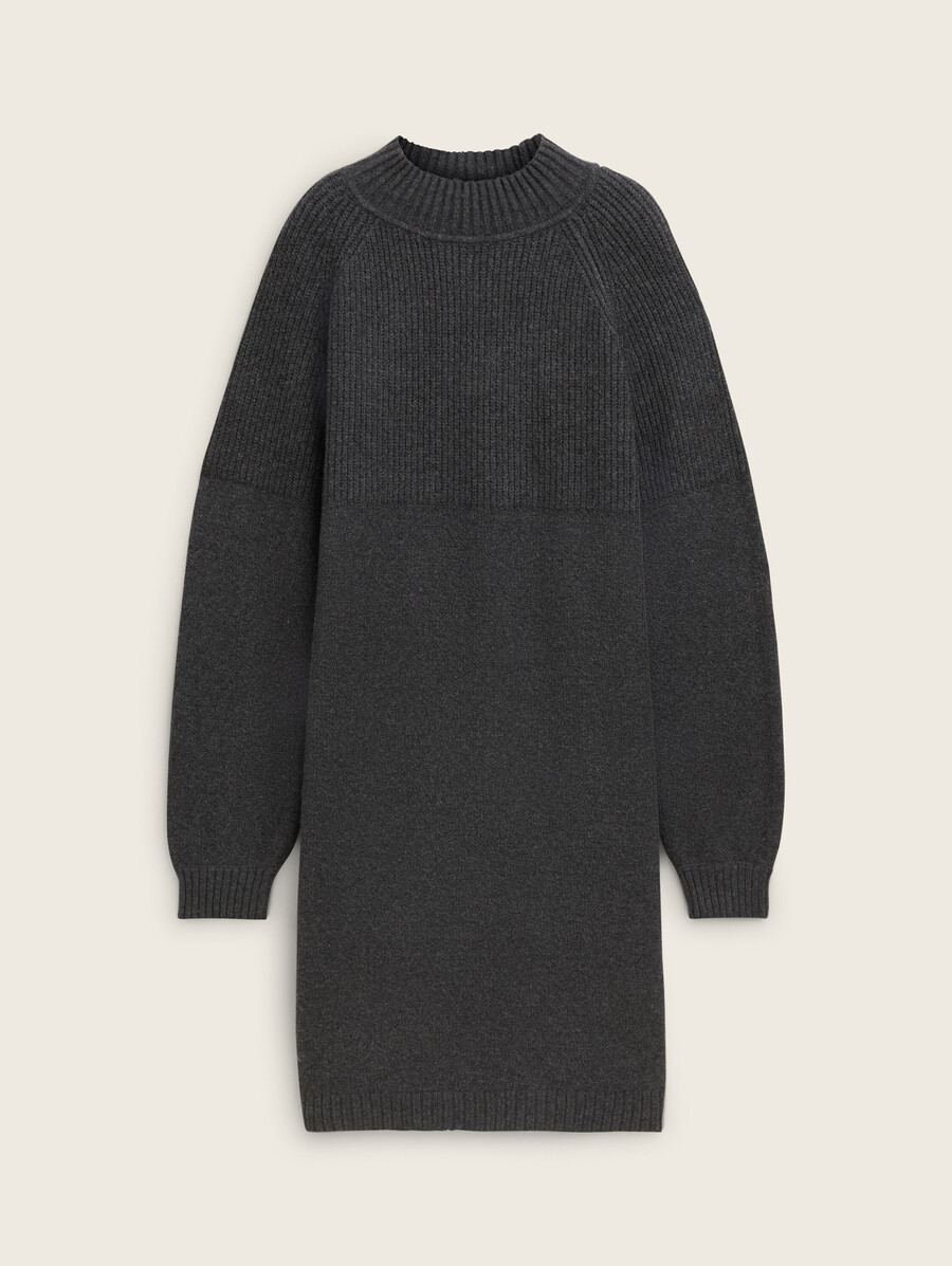 strickkleid mit stehkragen