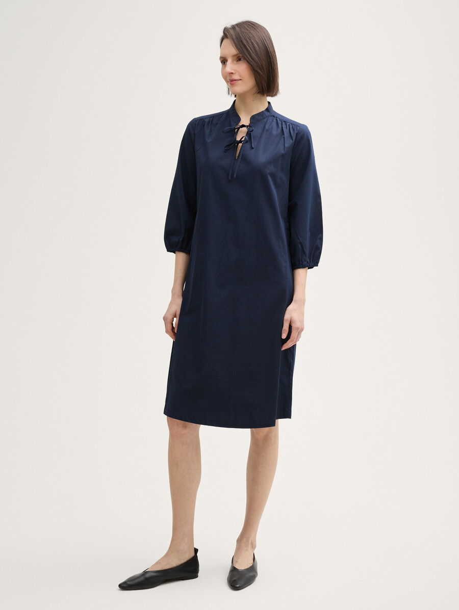 kleid mit schnürdetails