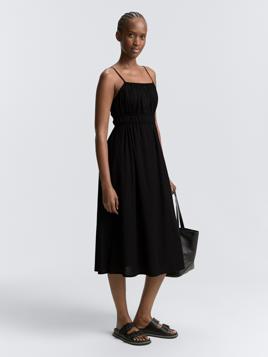 midi-trägerkleid aus leinen