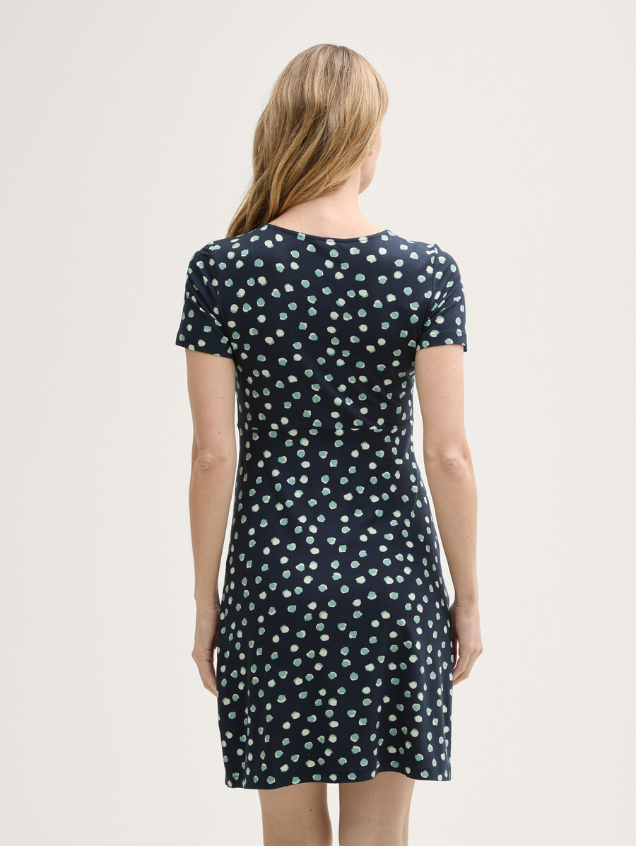 kleid mit rüschen