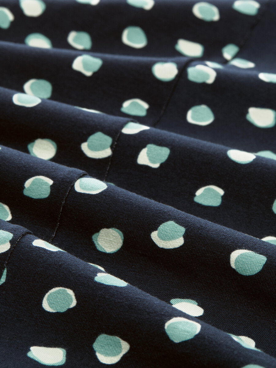 kleid mit rüschen