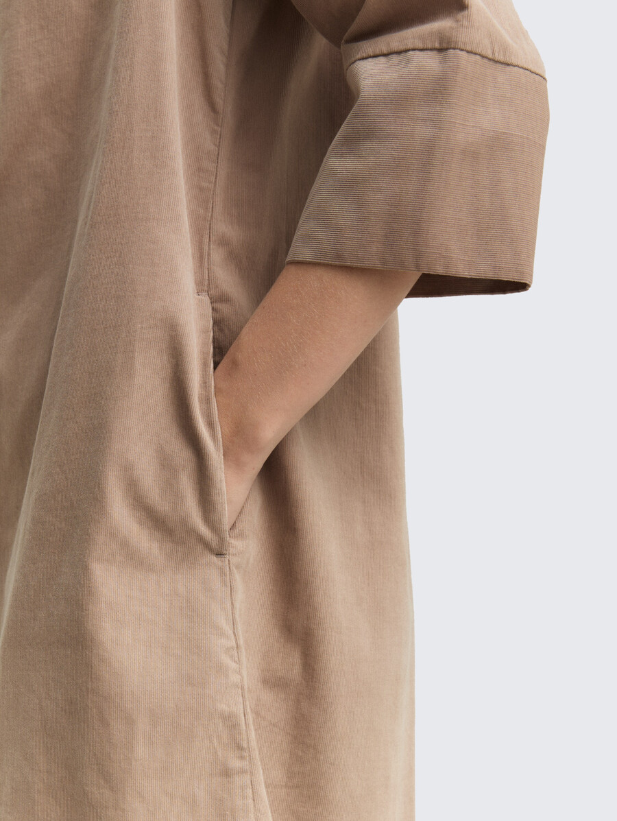 cordkleid mit kragen