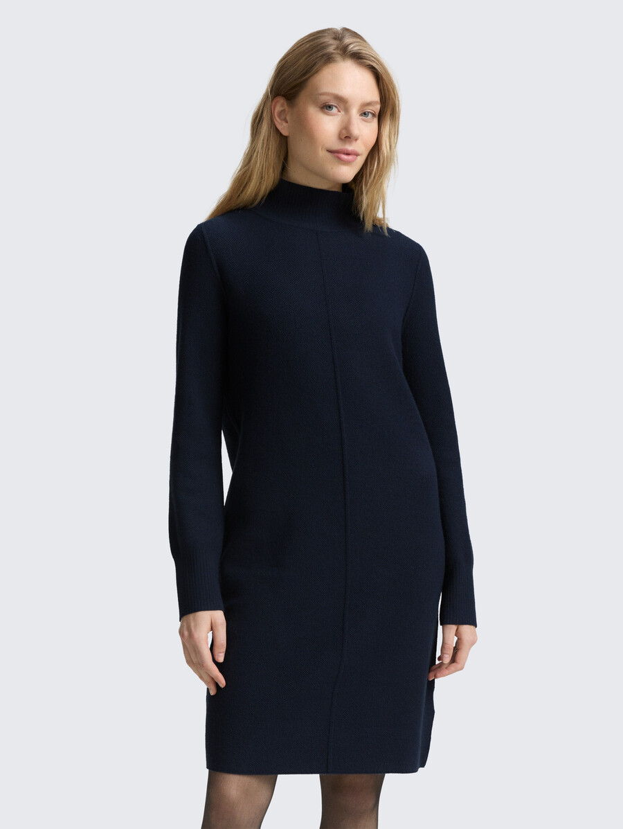 strickkleid mit stehkragen