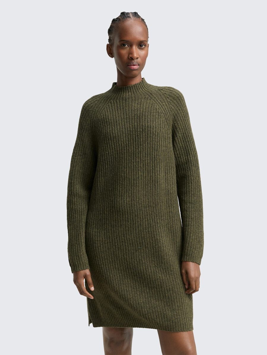 strickkleid mit stehkragen