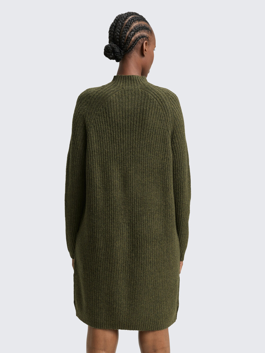 strickkleid mit stehkragen