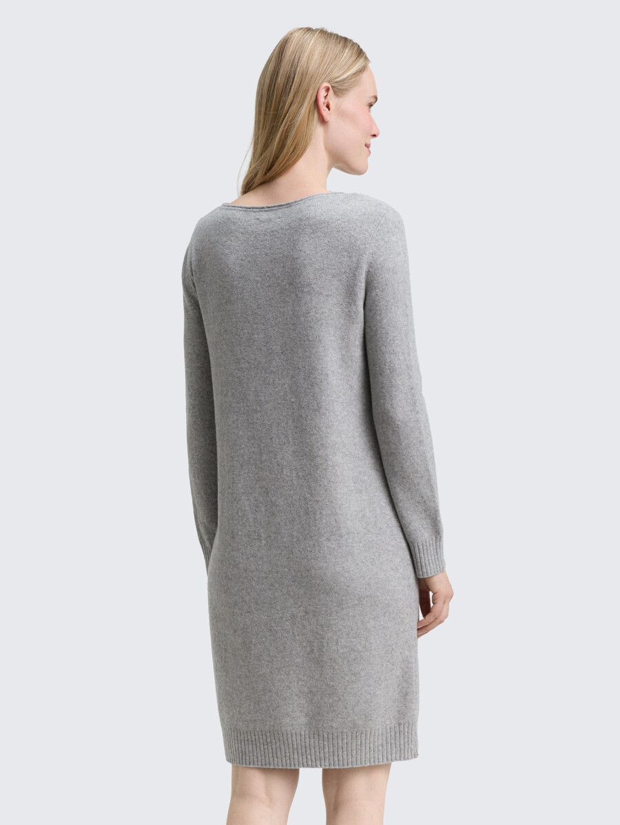 strickkleid mit u-boot-ausschnitt