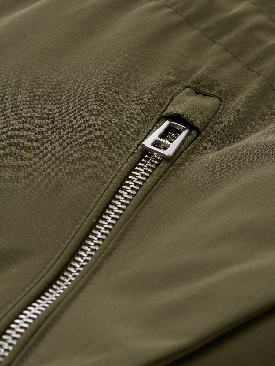 winterparka mit kapuze