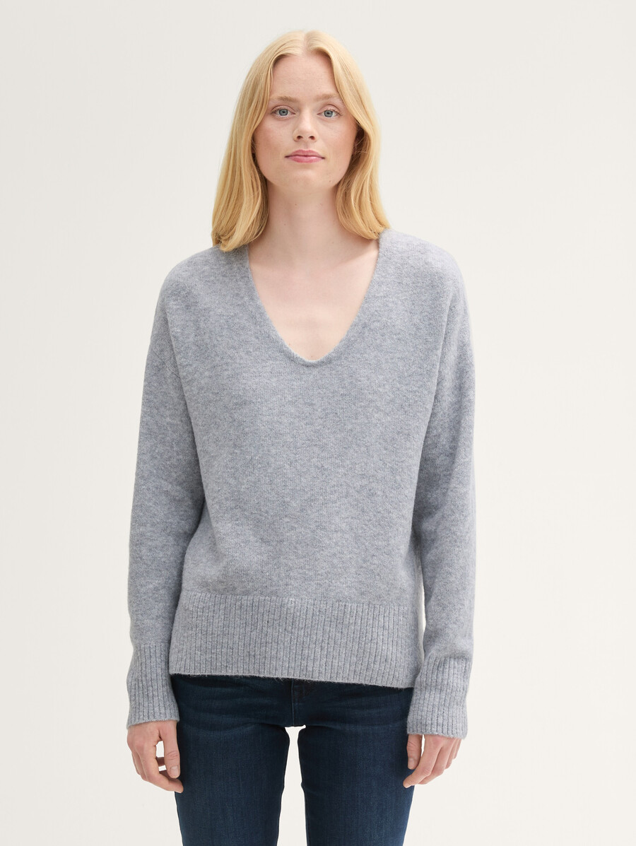 strickpullover mit v-ausschnitt in lockerer passform