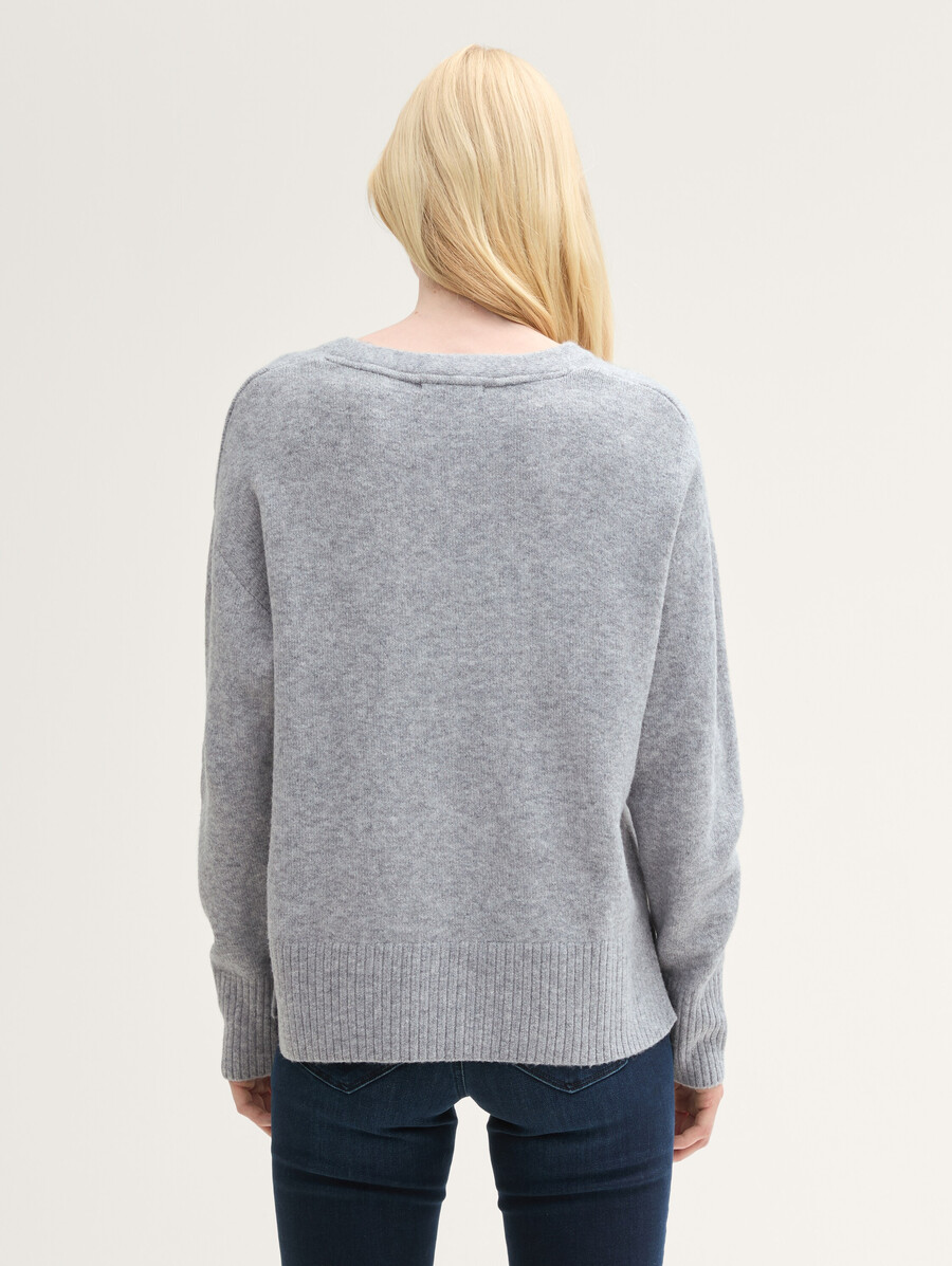 strickpullover mit v-ausschnitt in lockerer passform